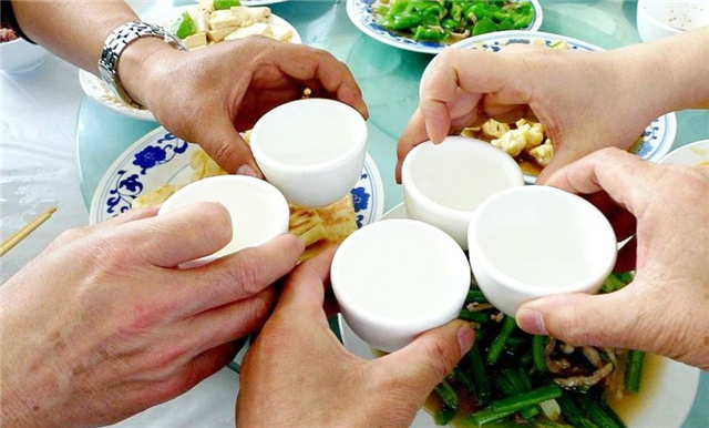 喝多了酒怎么解酒最快？最快的當(dāng)然是去醫(yī)院！