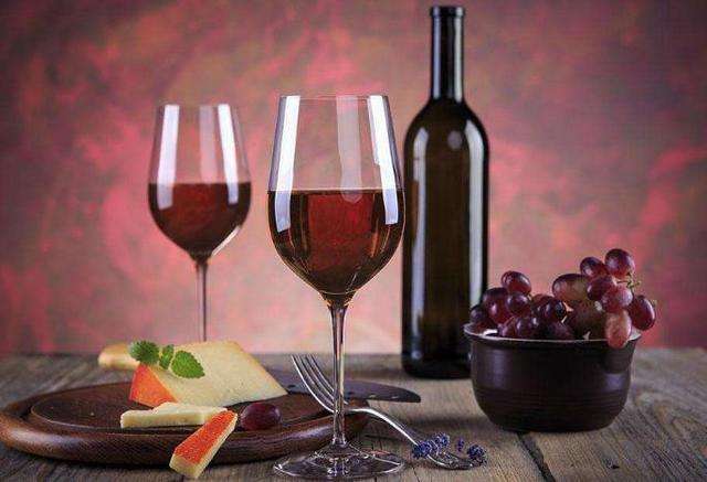 紅酒喝起來澀是什么原因？如何緩解紅酒的澀味