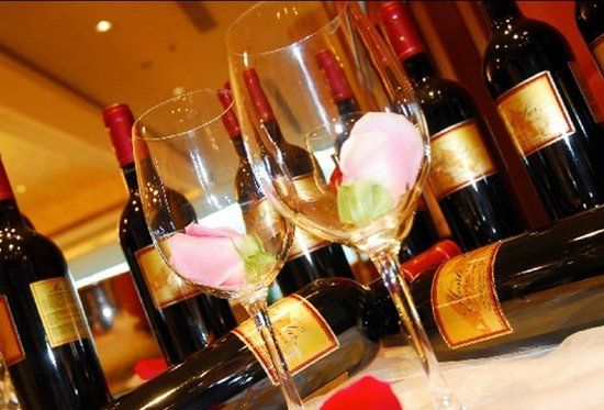 婚禮紅酒一般什么價位？婚禮紅酒100-300一瓶比較合適
