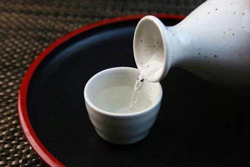 白酒怎么才能點燃，白酒多少度開始可以點燃