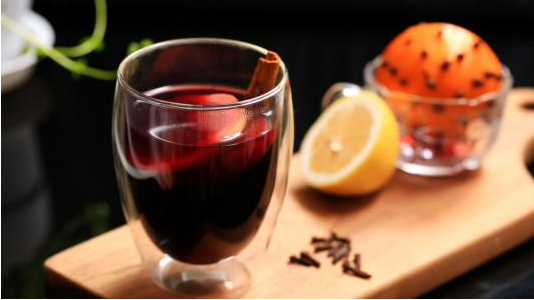 還在喝冷紅酒？快來跟小編學(xué)習(xí)熱紅酒的做法吧