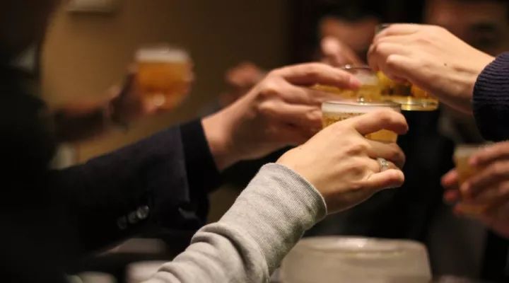 偶爾喝白酒對(duì)身體好嗎？偶爾喝白酒對(duì)身體的六大好處