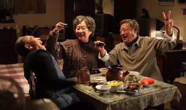 購(gòu)買(mǎi)白酒怎么鑒定是假酒？一招識(shí)別假白酒的方法