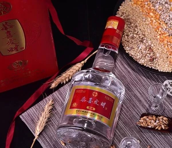 喝白酒發(fā)苦是什么原因？怎樣去除白酒中的苦味？