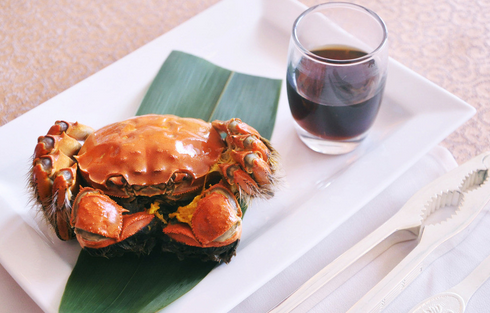 吃螃蟹能喝紅酒嗎？紅酒螃蟹怎么樣可以更完美？