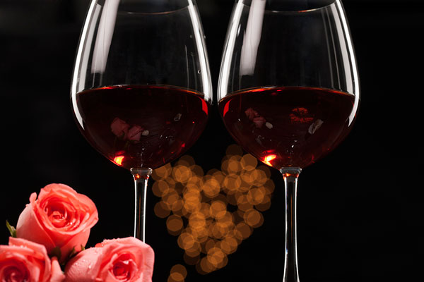婚紗上的紅酒怎么處理？婚紗沾上紅酒怎么洗掉？