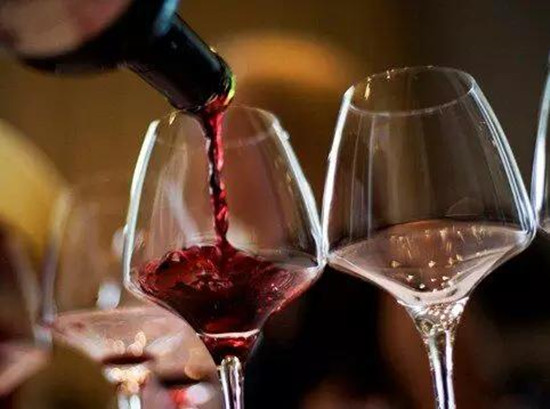 紅酒酸味來(lái)源于什么？紅酒酸味有什么重要性？