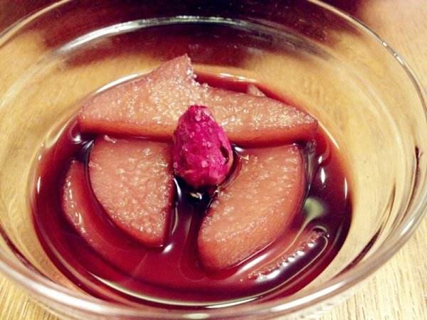 紅酒燉桃子如何制作？常喝紅酒有什么好處？
