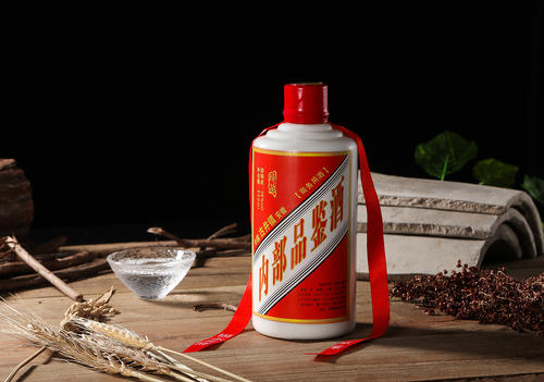 喝白酒后吃什么解酒最有效？這些解酒的誤區(qū)你犯了嗎？