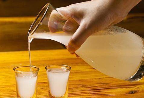 白酒度數(shù)高好還是低好？根據(jù)自已喜歡來(lái)定