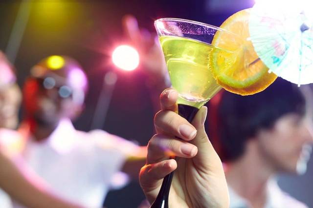 雞尾酒能和白酒混喝嗎？可以這樣喝