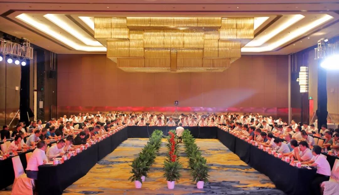 百年傳承十代經(jīng)典，瀘州老窖特曲第十代產(chǎn)品上市發(fā)布