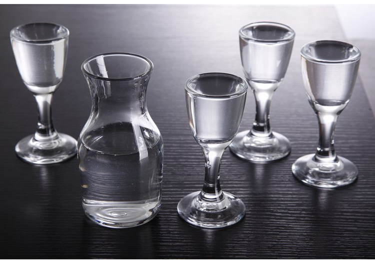 火燒白酒，火焰為純藍(lán)色的酒是酒精酒?是真是假？