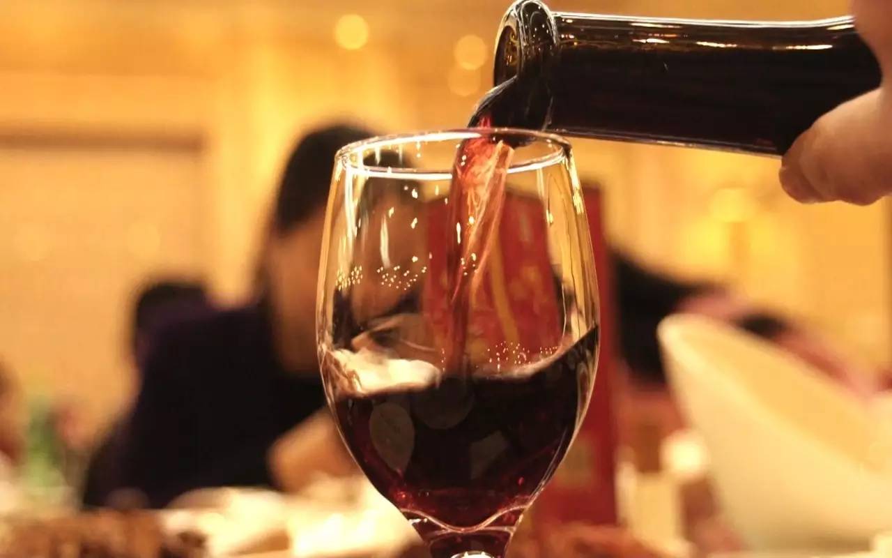 紅酒商家如何做好紅酒銷售？這些很關(guān)鍵