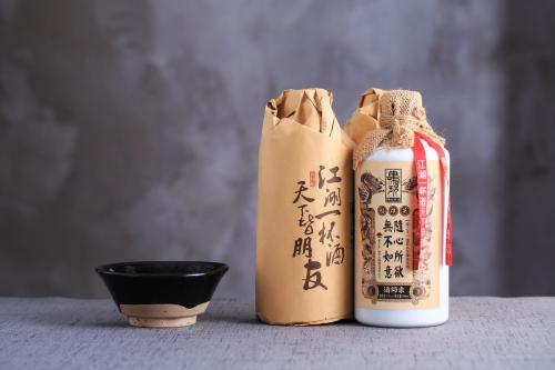 好白酒有什么特點(diǎn)？鑒別酒質(zhì)的方法