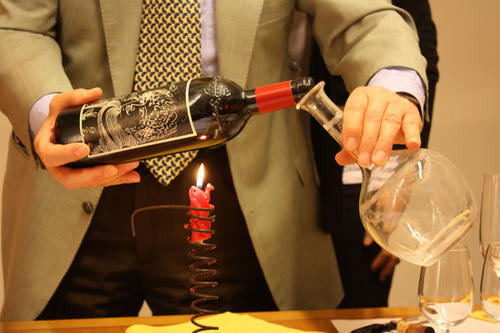 紅酒為什么要換瓶？什么叫換瓶醒酒？