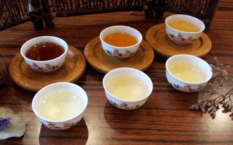 如何通過嘗味來品酒？分為三個步驟