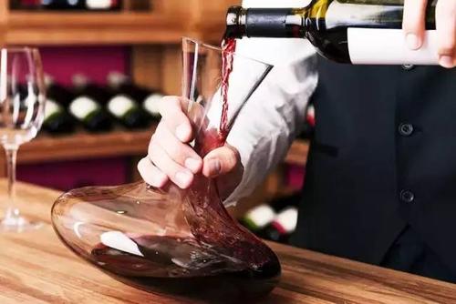 什么紅酒不需要醒酒直接喝？醒酒的目的是什么？