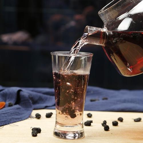 一斤干桑葚泡多少酒？做桑葚酒要放冰糖嗎？