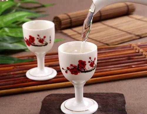 酒和菜怎么搭配？怎么判斷自己一次可以喝多少酒？