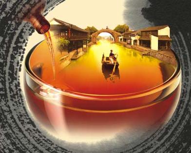 黃酒怎么辨別真假？觀看黃酒的色澤。