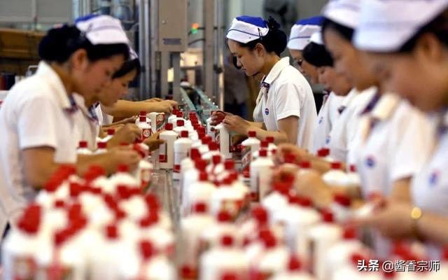 白酒市場受淡季、疫情影響重創(chuàng)累累，今年茅臺酒的前景如何？