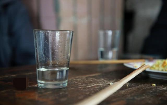 白酒如何存放才能越來越香？精心呵護(hù)下它才能綻放出美麗的花朵