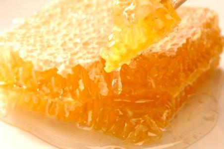 蜂膠怎么泡酒，其實(shí)并不難