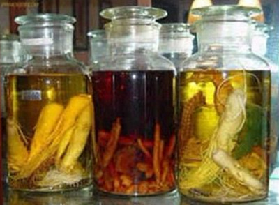 多少度的白酒泡藥酒比較好？用高度酒泡藥酒比較好。