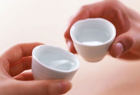 喝酒碰杯起源于什么？酒過三巡是什么意思？
