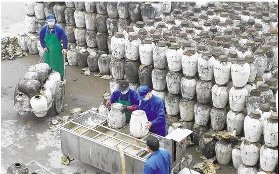 “搶救”200萬壇手工酒，記者走進(jìn)紹興黃酒廠家感受
