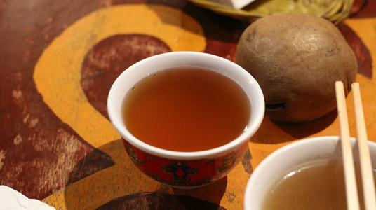青稞白酒有什么功效？青稞白酒的原料是什么？