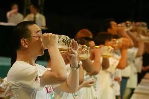 喝啤酒可以搭配什么零食？啤酒有什么搭配禁忌？