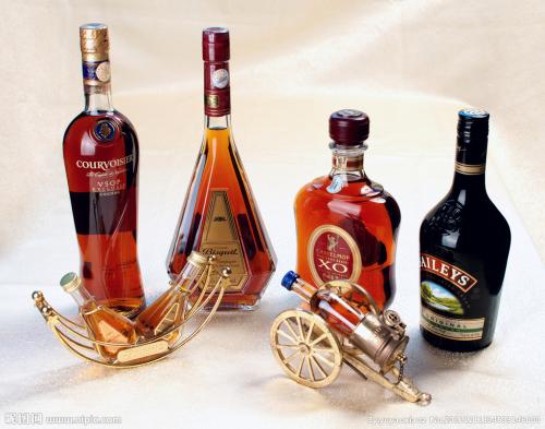 飛機可以攜帶酒水嗎？高鐵和火車可以攜帶多少酒水？
