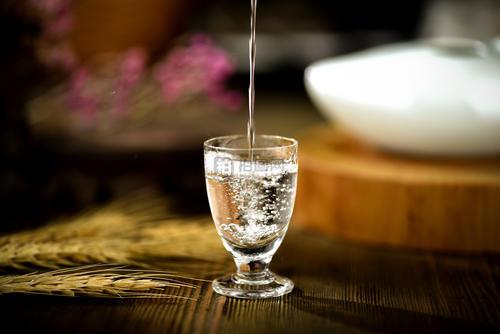 綿柔型白酒有哪些成分？洋河綿柔型白酒有什么好處？