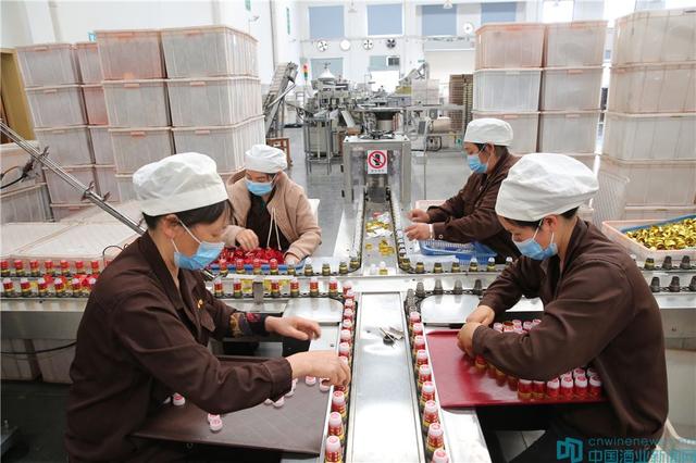 祖國無恙，武漢“解封”，《華夏酒報(bào)》致敬每一個(gè)抗疫英雄