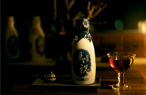 黃酒有白色的嗎？黃酒有白色的。