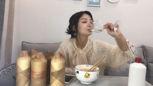 來(lái)月經(jīng)可以喝白酒嗎？經(jīng)期喝白酒有什么危害？