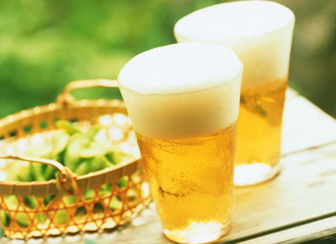 啤酒過期一年喝了怎么辦？啤酒多久過期？