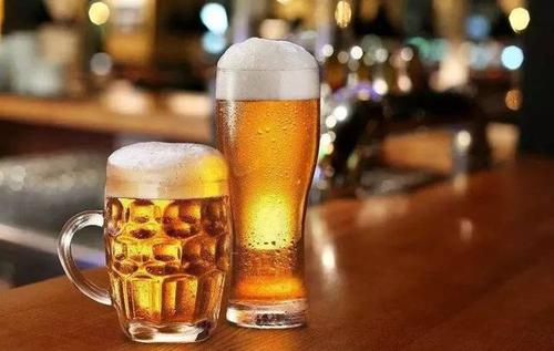 過期的啤酒還能用來做菜嗎？過期啤酒不建議用來做菜。