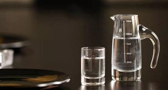 米香型白酒和濃香型白酒有什么區(qū)別？白酒的香味總結(jié)有哪些？