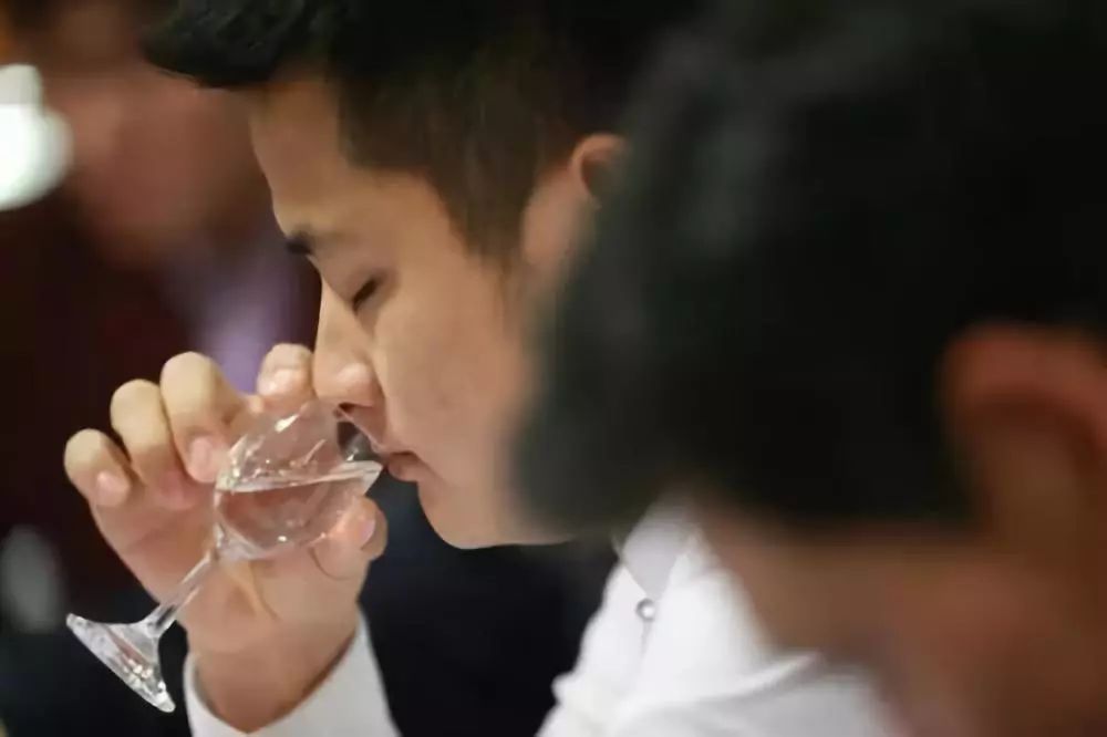 喝白酒可以吃香蕉嗎？怎么吃香蕉解酒