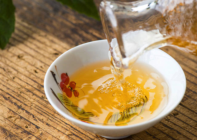 枇杷酒的制作方法，怎么吃好