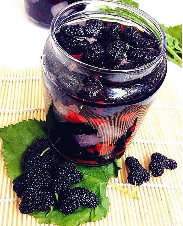 桑葚泡酒可以加蜂蜜嗎？桑葚和白酒的比例是多少？