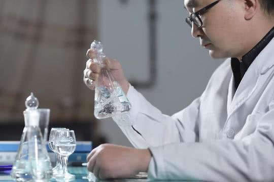 白酒頭香、尾香、噴香是什么意思？白酒香味有哪些類別？