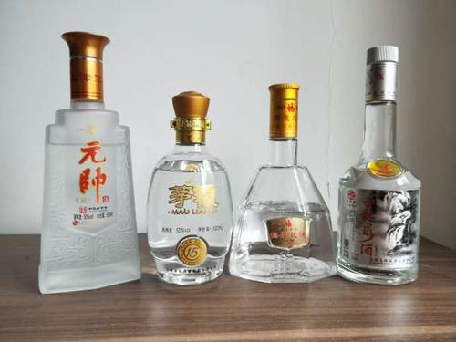 為什么用玻璃瓶裝白酒？用什么瓶子裝白酒比較好？