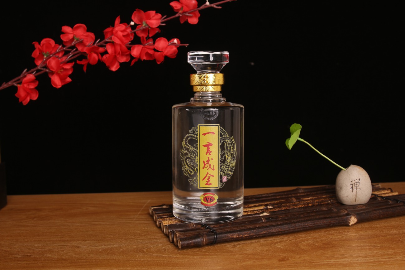 怎么鑒別白酒里的糧食酒與酒精酒？白酒知識(shí)