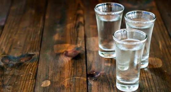 白酒的釀造方法，釀造白酒的原料有哪些？