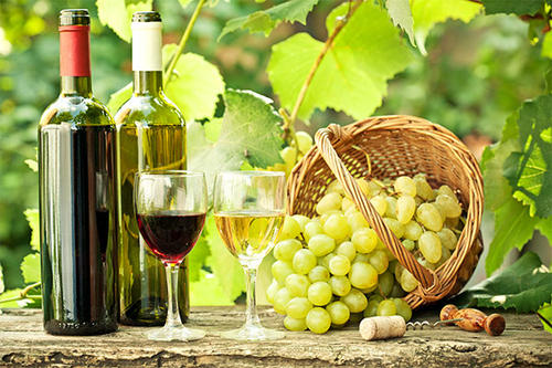 為什么喝葡萄酒時(shí)要晃杯？紅酒的醒酒時(shí)間需要多長(zhǎng)呢?