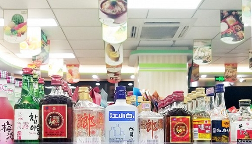 瀘州老窖、舍得等布局高線光瓶酒市場，江小白或?qū)⒌絷?